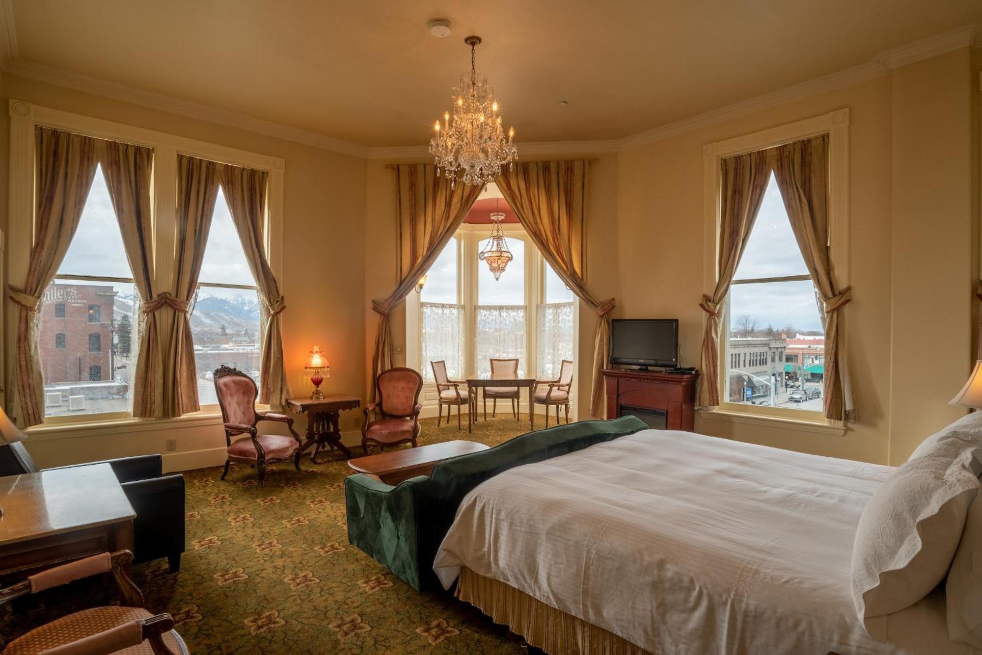 Geiser Grand Inn